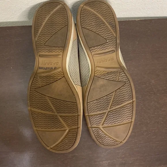 Size 11 women’s Sperry’ - Picture 3 of 4